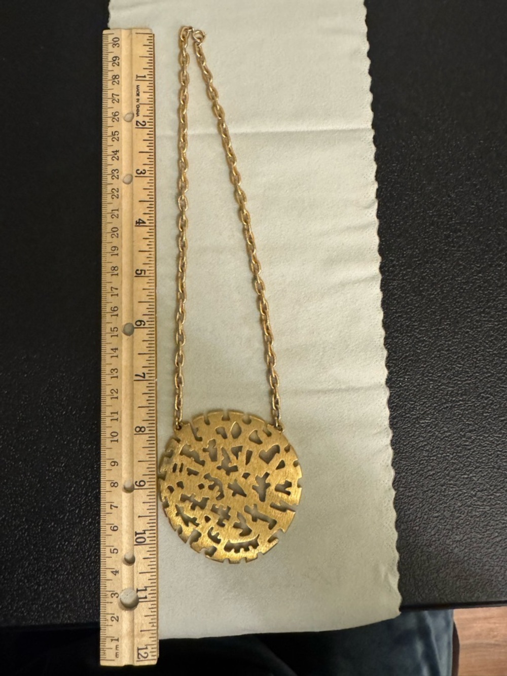 Statement Gold Cutout Pendant Chocker Style Necklace - Picture 4 of 8